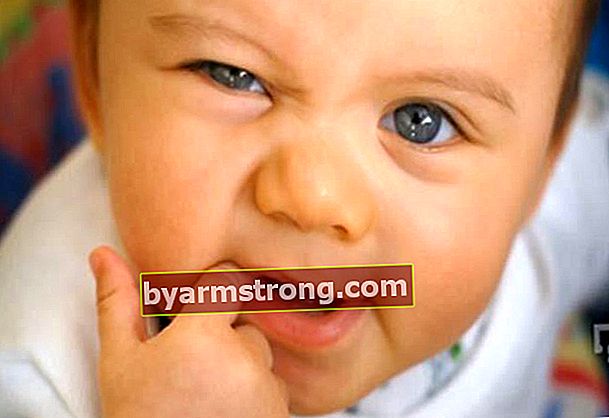 Bilakah simptom gigi bermula pada bayi?