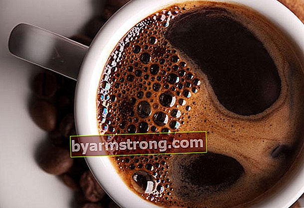 Benefici per la pelle dei fondi di caffè